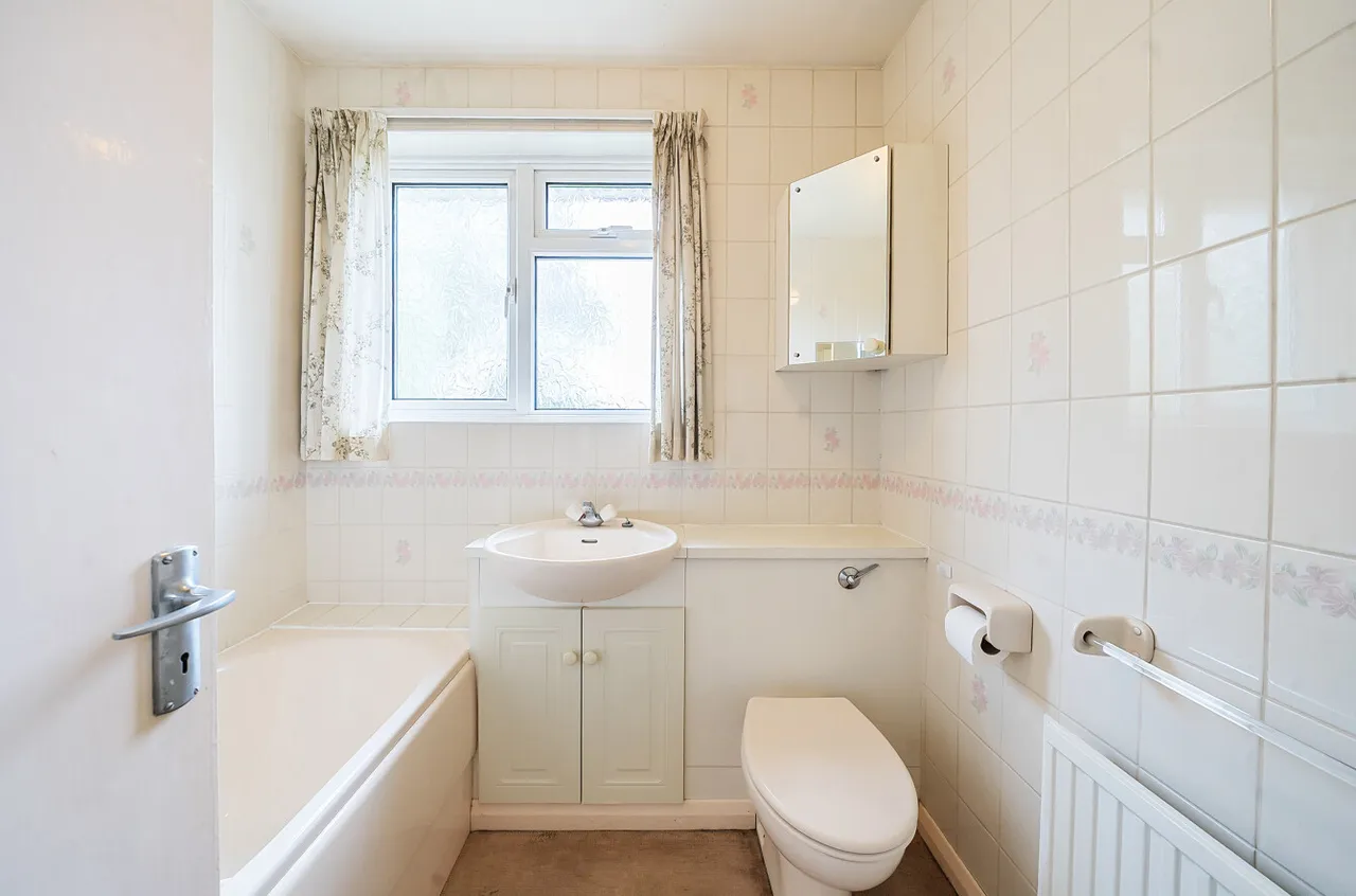 Le Marchant Road, Frimley, Camberley, Surrey, GU16 8RN, photo 9