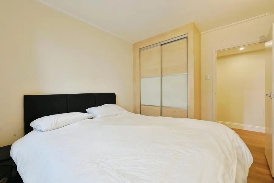 Finchley Road, London, NW8, photo 7
