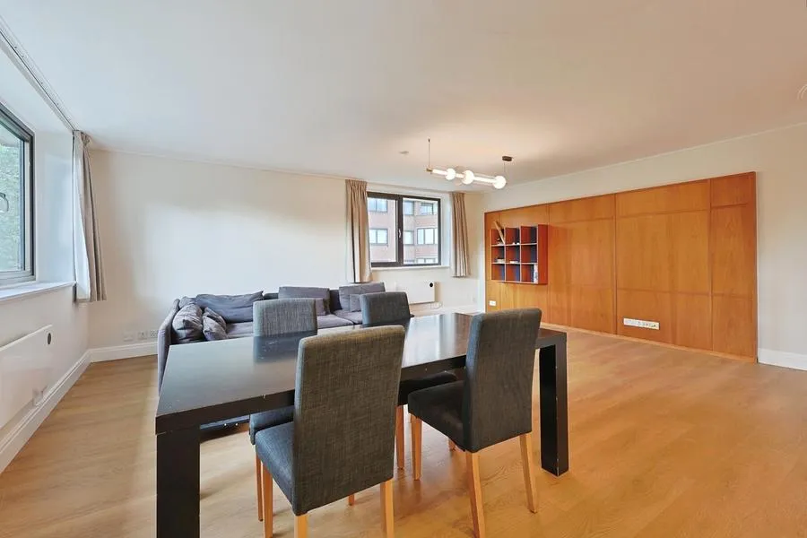 Finchley Road, London, NW8, photo 6