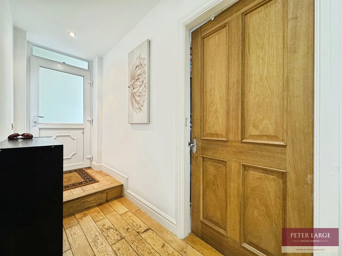 East Parade, Rhyl, Denbighshire, LL18 3AG, photo 6