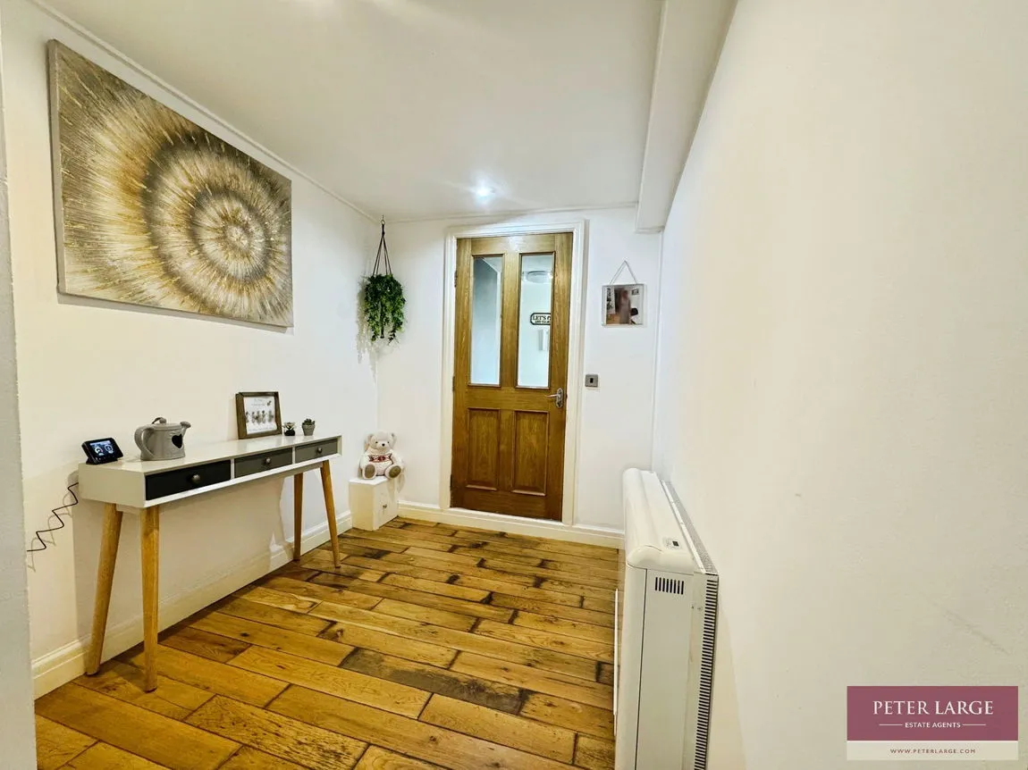 East Parade, Rhyl, Denbighshire, LL18 3AG, photo 4