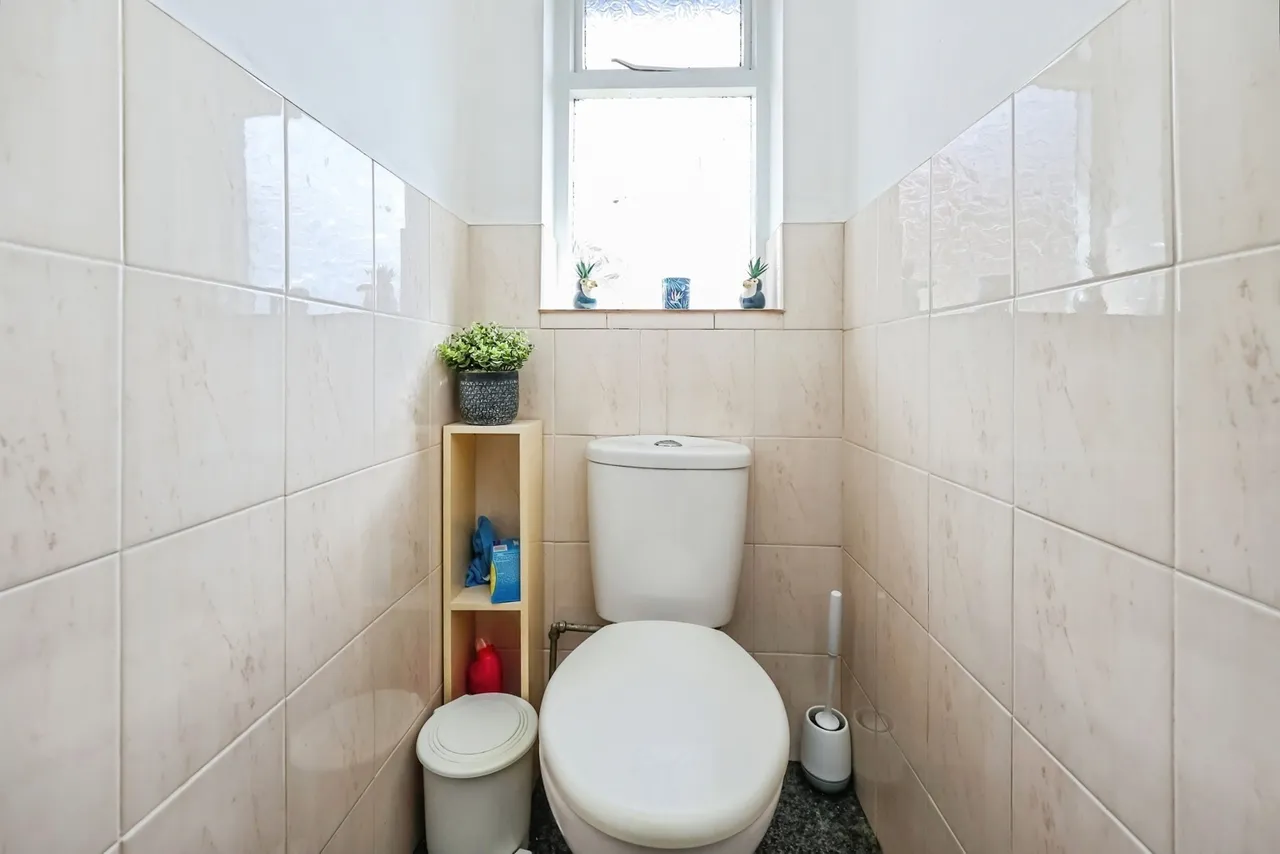 Farfield Avenue, Beeston, Nottingham, Nottinghamshire, NG9, photo 11
