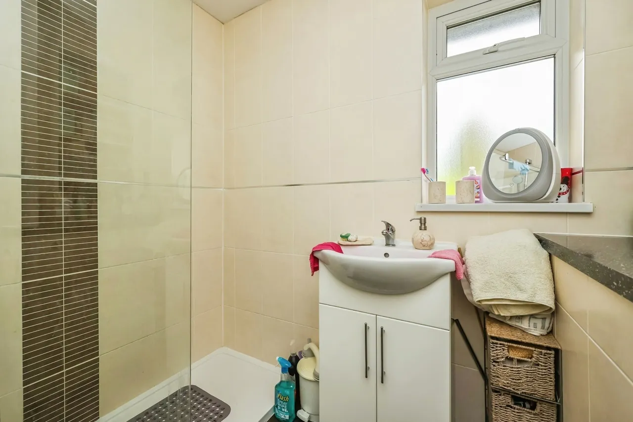 Farfield Avenue, Beeston, Nottingham, Nottinghamshire, NG9, photo 10