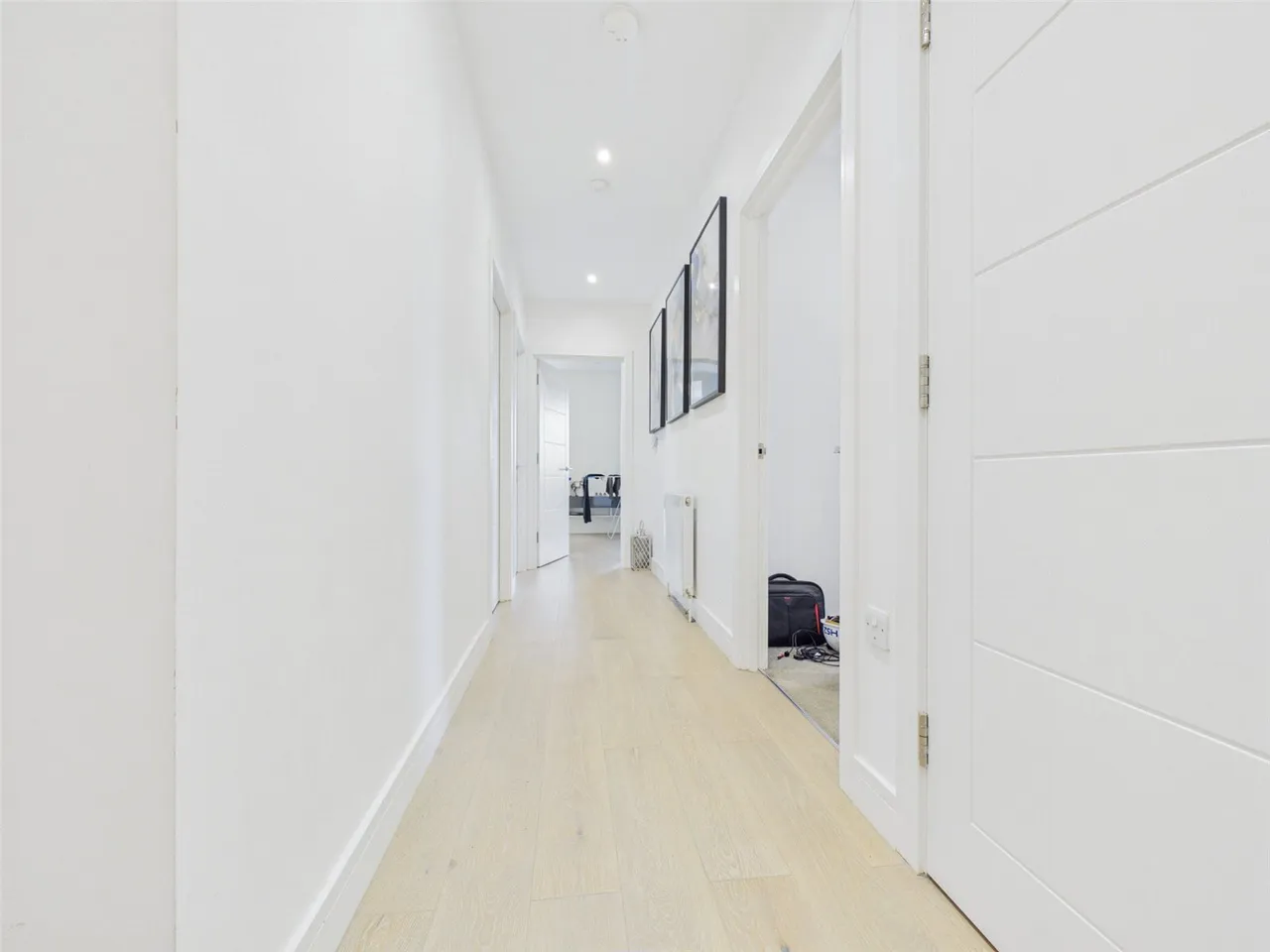 High Road, Ickenham, UB10, photo 6