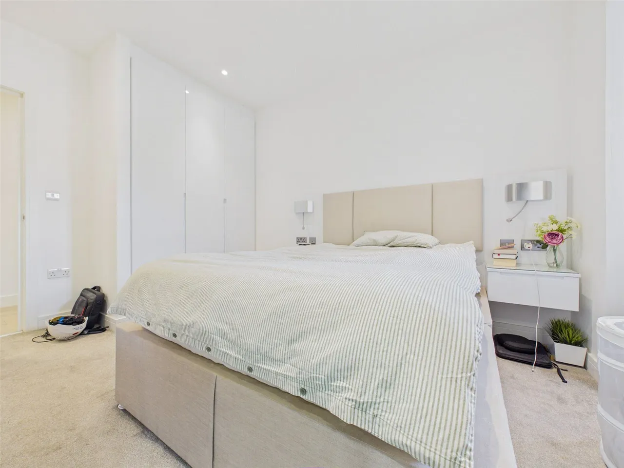 High Road, Ickenham, UB10, photo 8