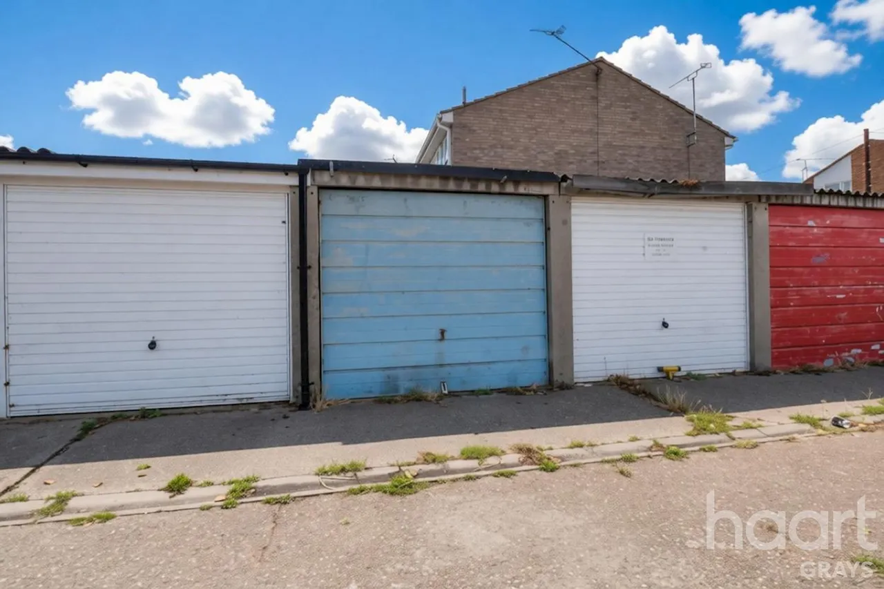 Orwell, East Tilbury, RM18, photo 14
