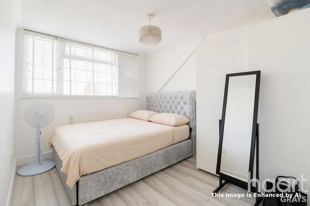 Orwell, East Tilbury, RM18, photo 6