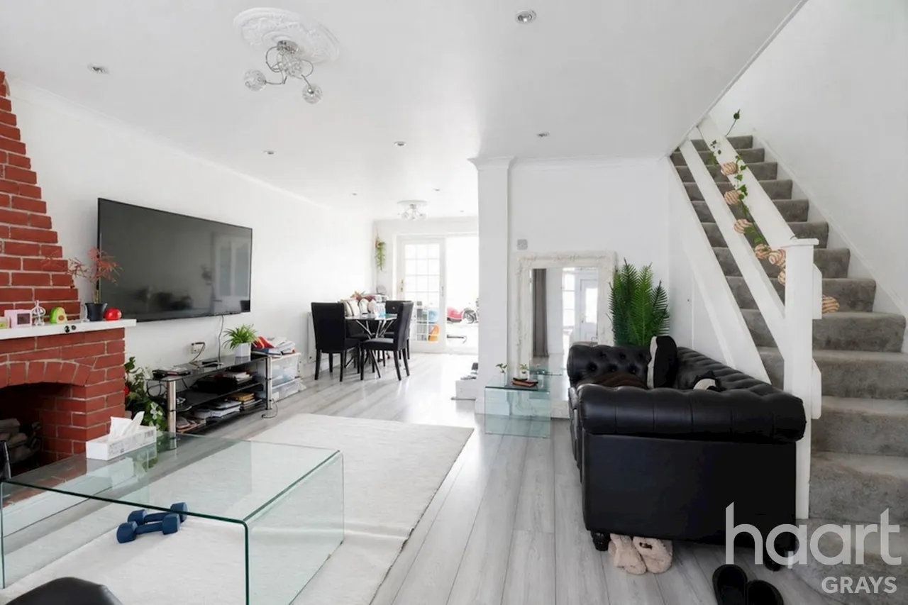 Orwell, East Tilbury, RM18, photo 4
