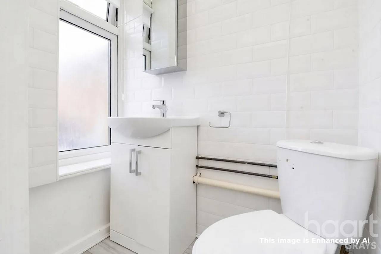 Orwell, East Tilbury, RM18, photo 12