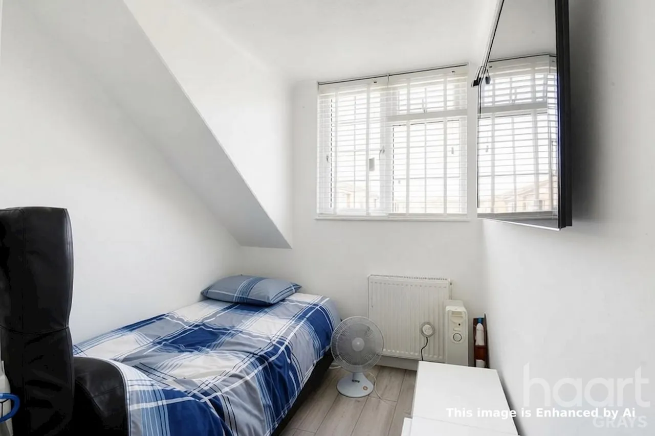 Orwell, East Tilbury, RM18, photo 7