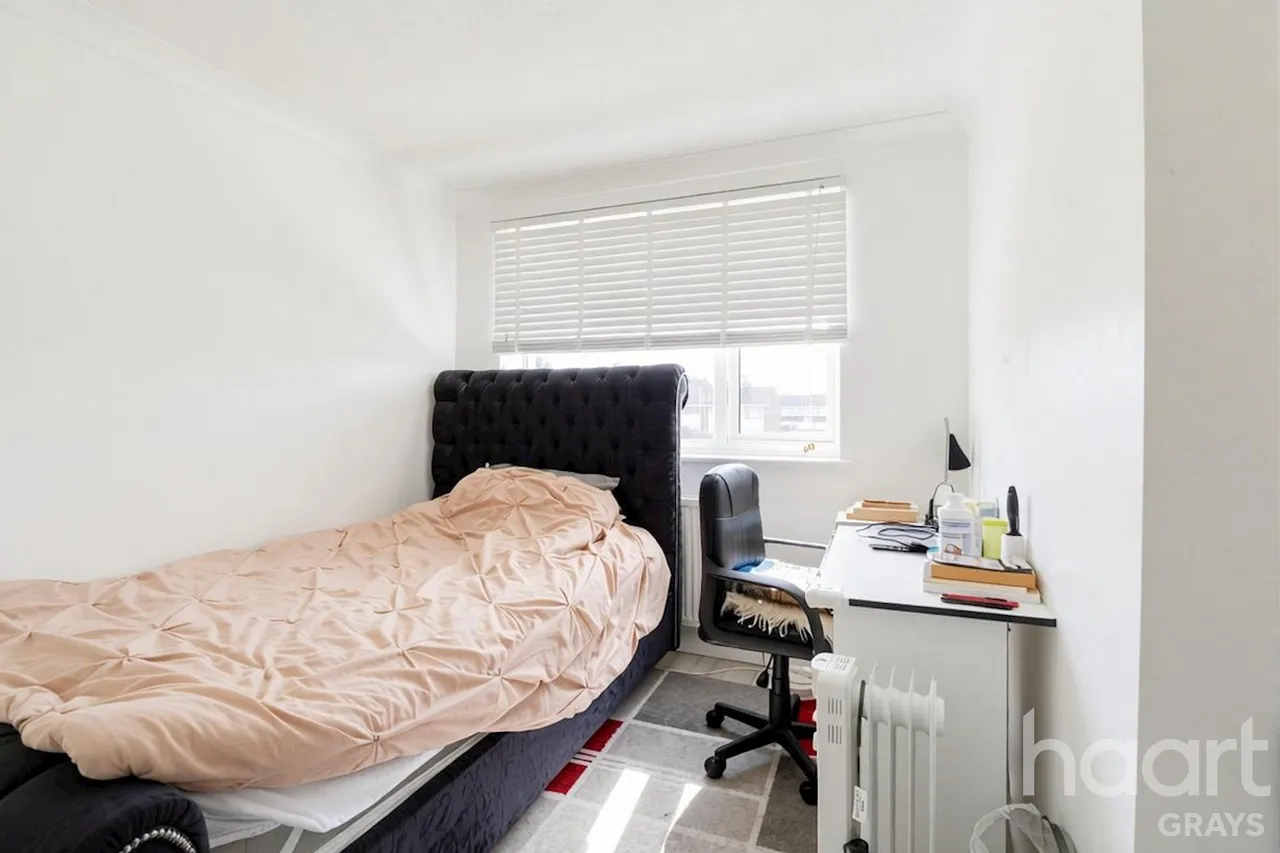 Orwell, East Tilbury, RM18, photo 8