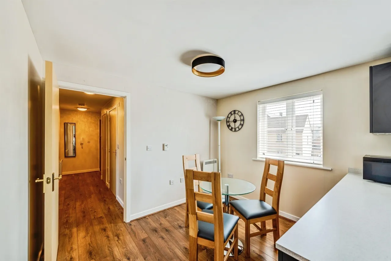 Aquarius Court, Swindon, photo 5