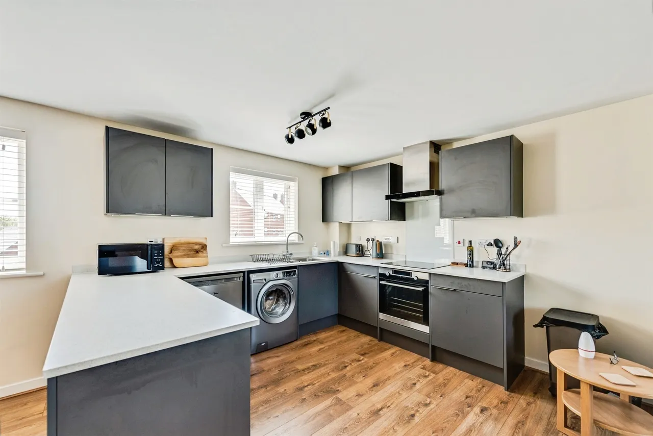 Aquarius Court, Swindon, photo 6