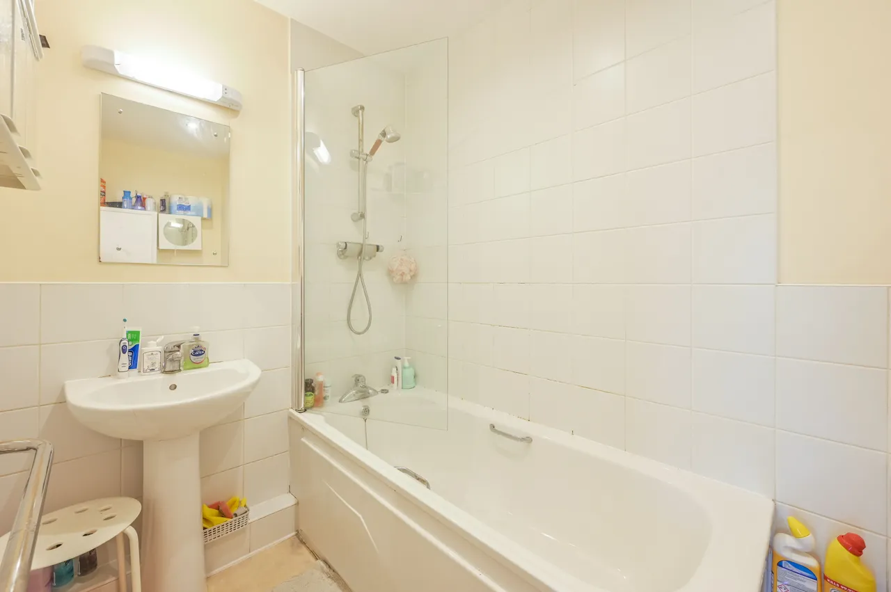 13 Atelier Court North, 42 Leven Road, London, photo 9