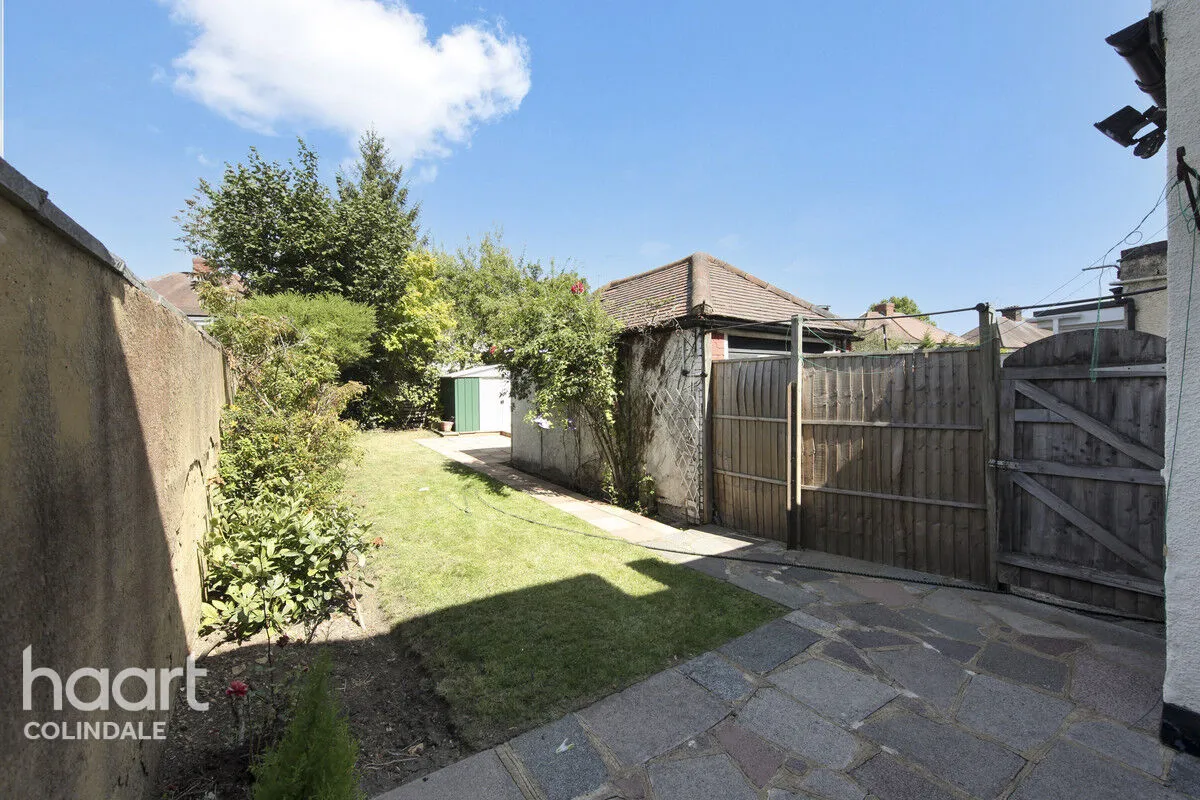 Hall Lane, NW4, photo 19