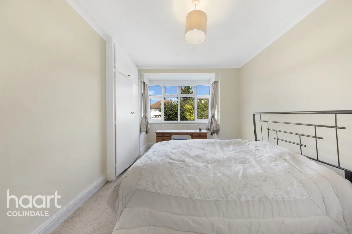 Hall Lane, NW4, photo 12