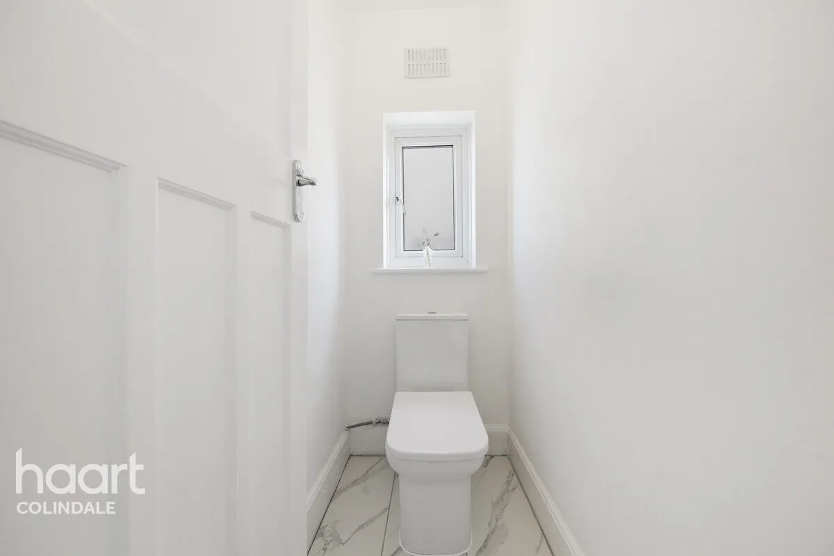 Hall Lane, NW4, photo 15