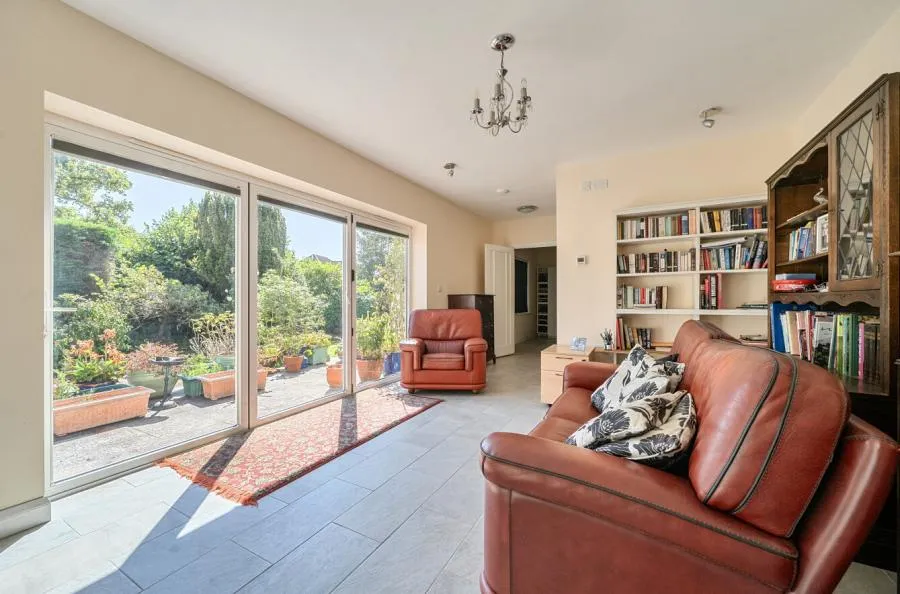 Cyncoed Road, Cyncoed, CF23, photo 8