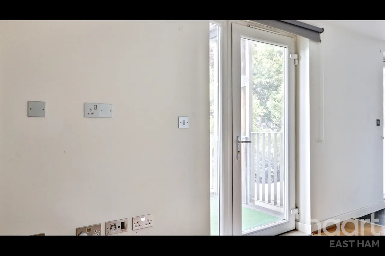 Walton Road, London, E12, photo 5