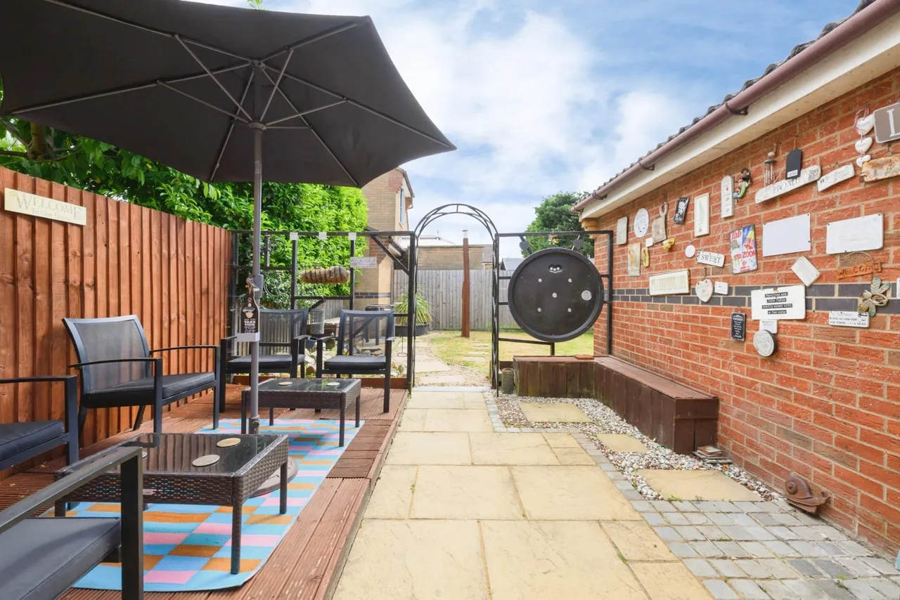 Coltsfoot Drive, Peterborough, PE2, photo 13