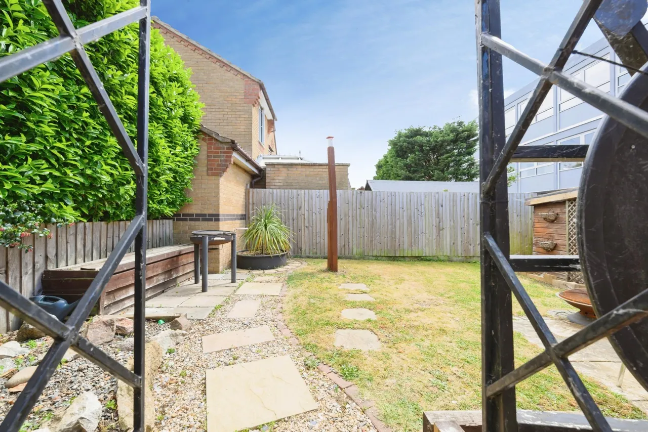 Coltsfoot Drive, Peterborough, PE2, photo 14