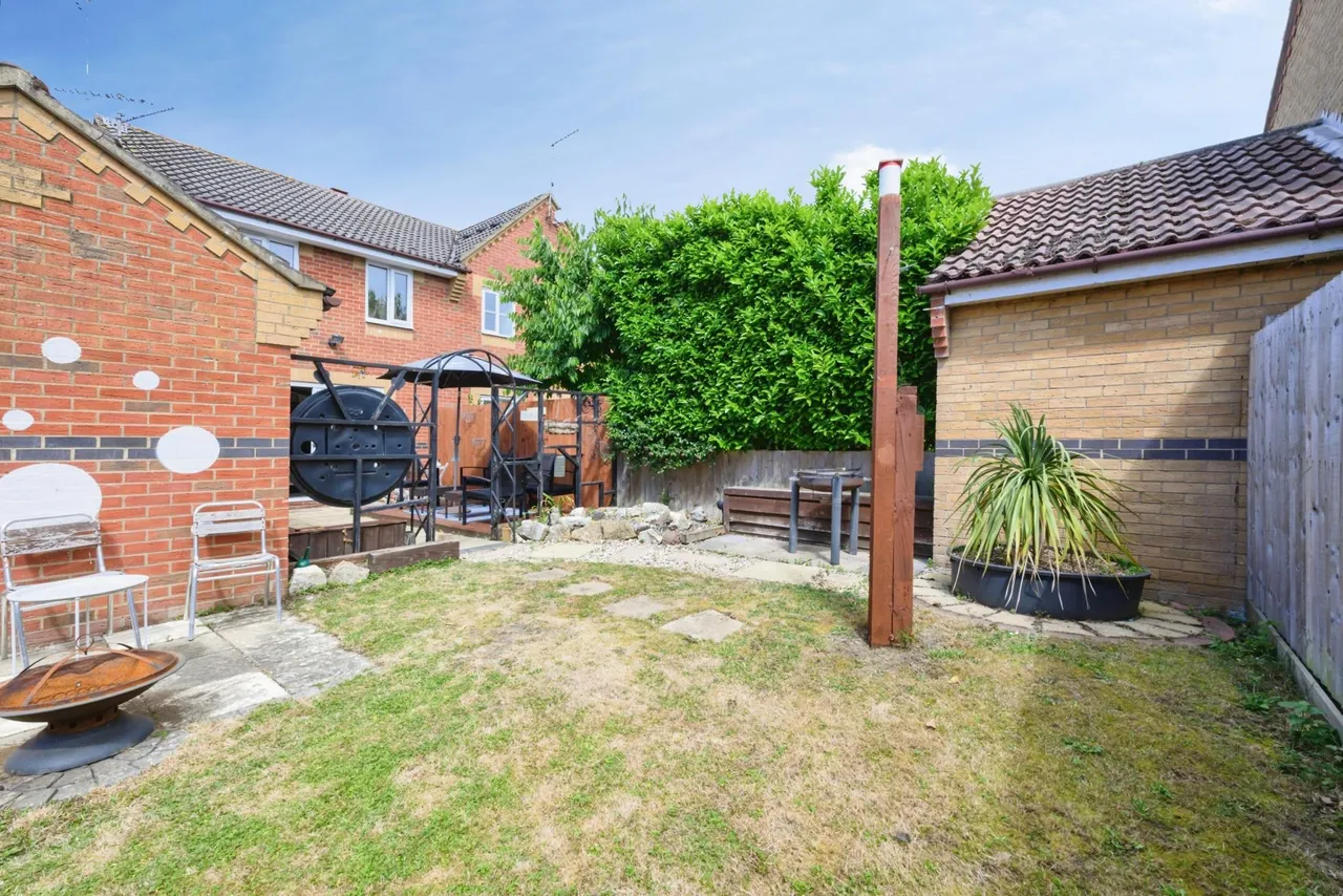Coltsfoot Drive, Peterborough, PE2, photo 16
