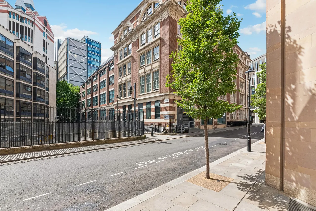 Lincoln Square, London, WC2A, photo 14