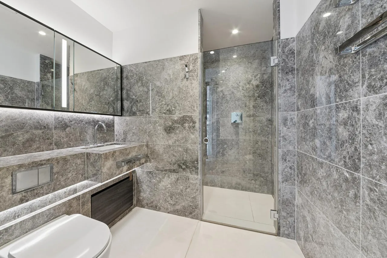 Lincoln Square, London, WC2A, photo 10