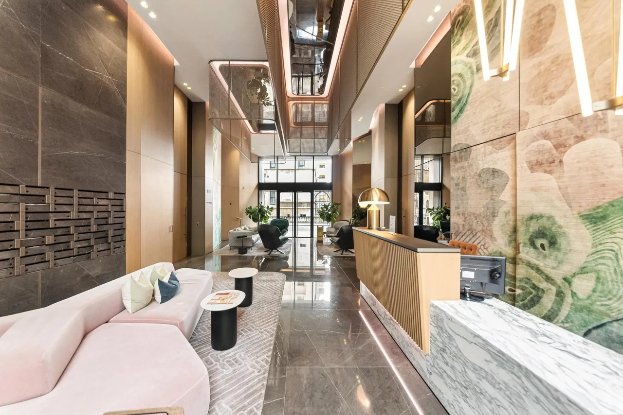 Lincoln Square, London, WC2A, photo 12