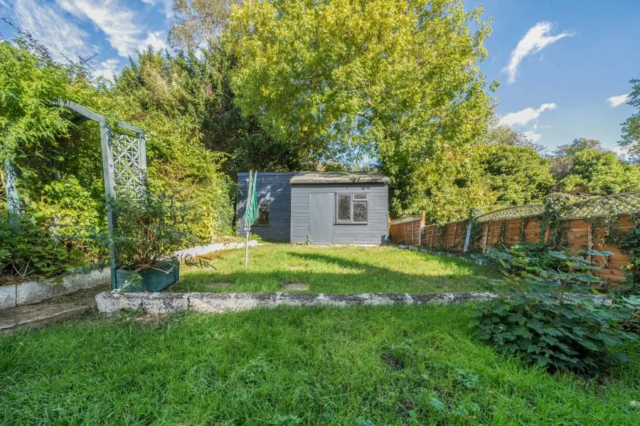 London Road, High Wycombe, HP11, photo 15