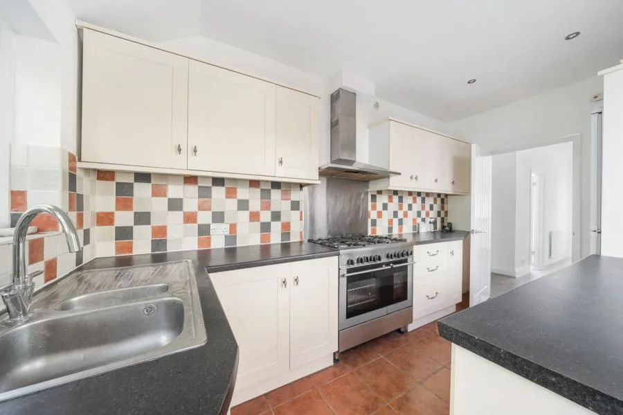 London Road, High Wycombe, HP11, photo 7