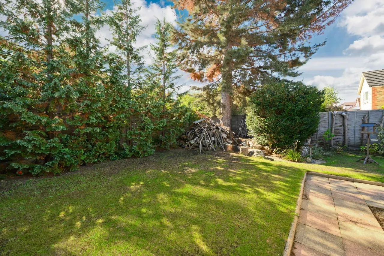 Manor Road North, Esher, Surrey, KT10 0AD, photo 12