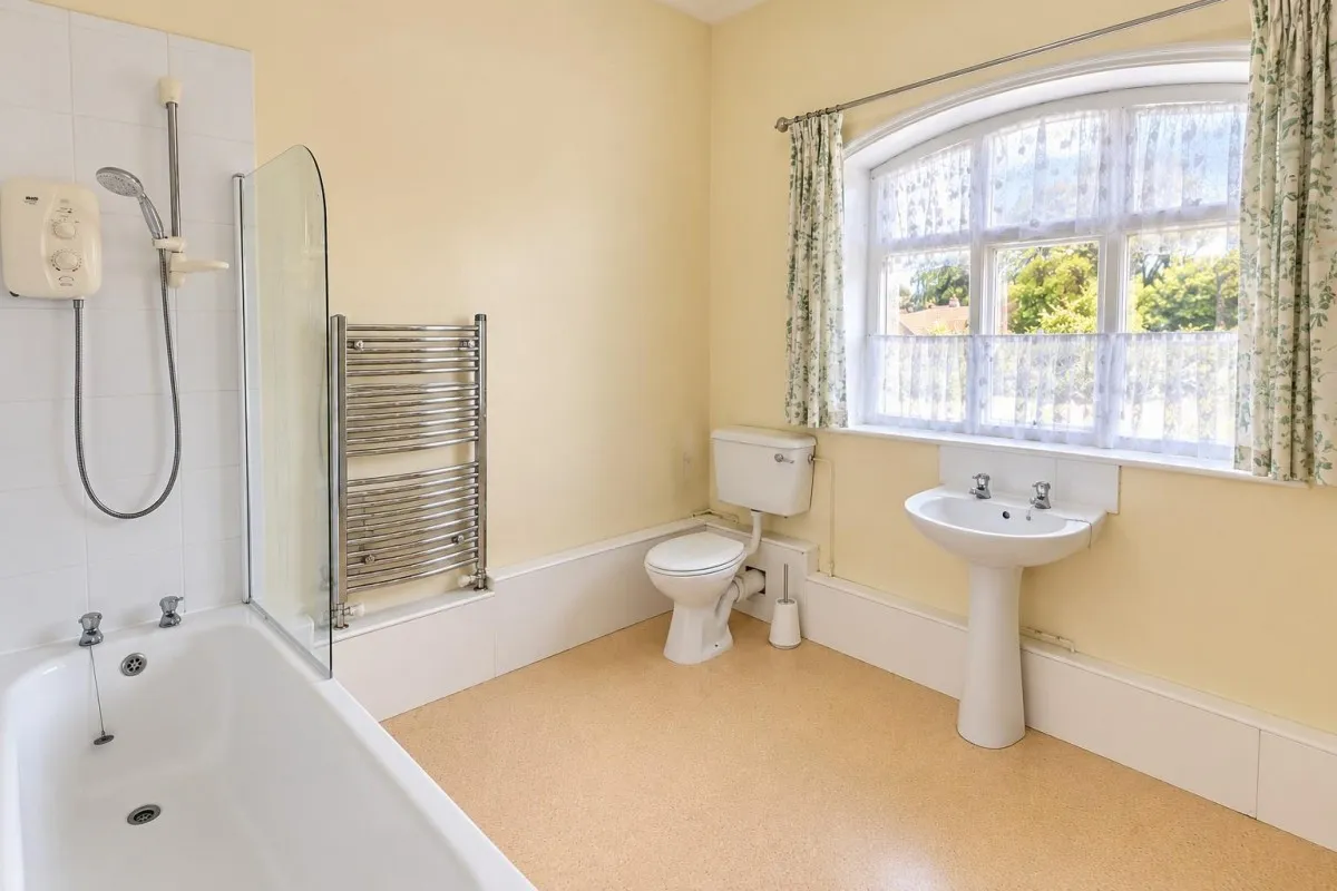 Tewkesbury Road, Newent, GL18, photo 12
