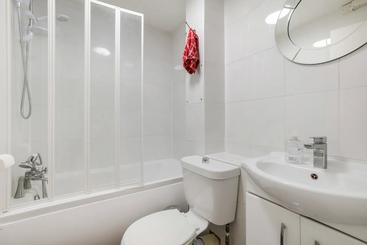 Rabournmead Drive, Northolt Fees Apply, UB5, photo 4