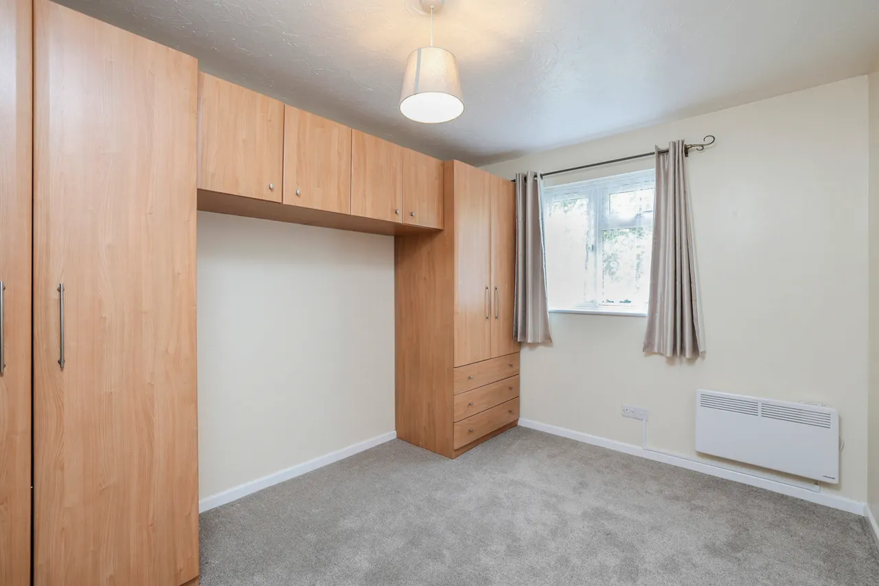 Rabournmead Drive, Northolt Fees Apply, UB5, photo 5