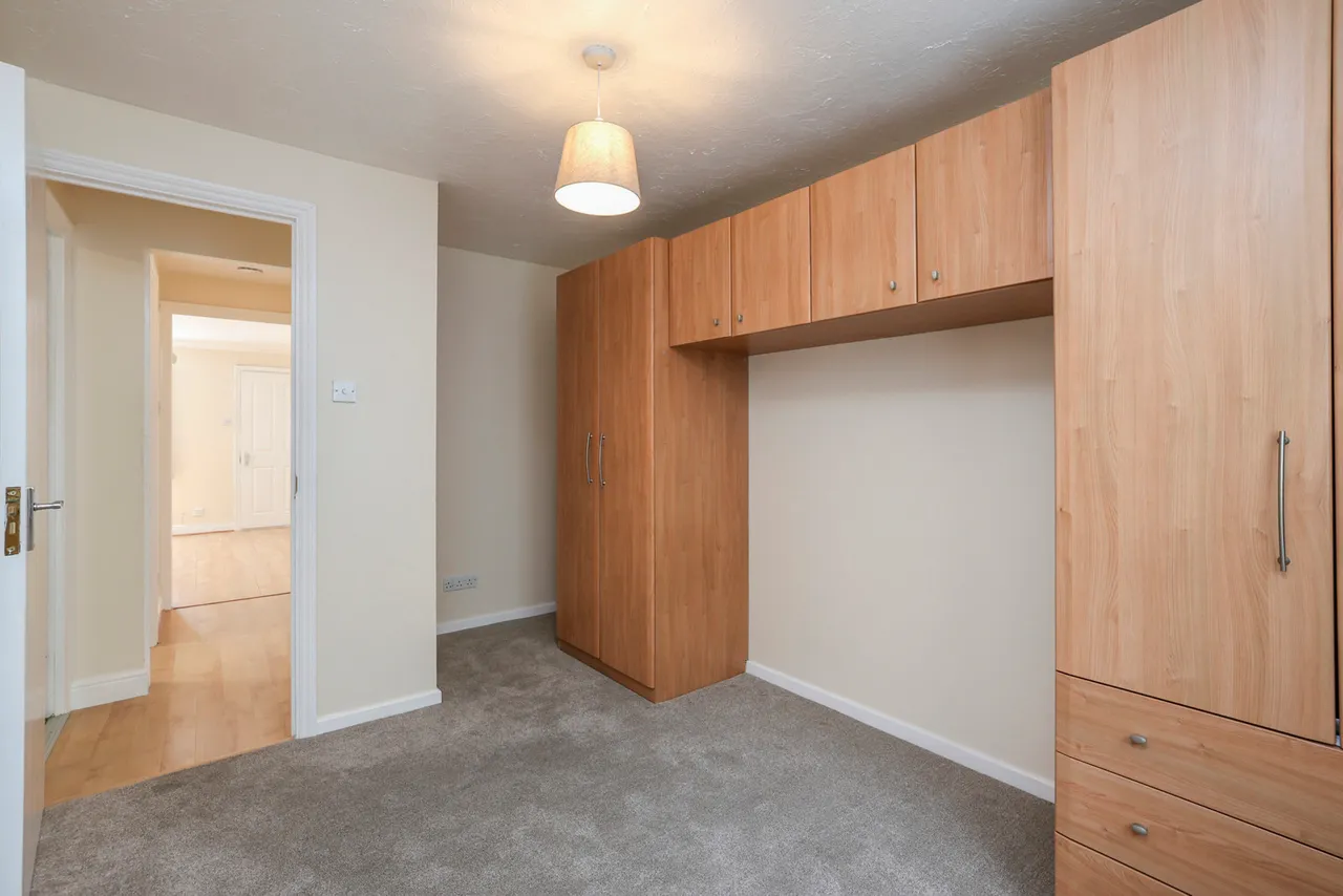 Rabournmead Drive, Northolt Fees Apply, UB5, photo 10