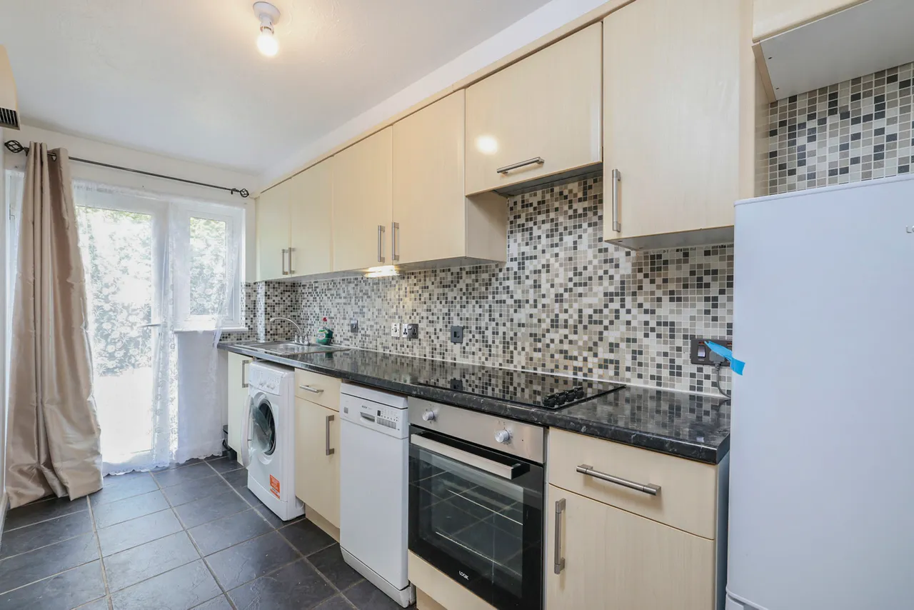 Rabournmead Drive, Northolt Fees Apply, UB5, photo 3