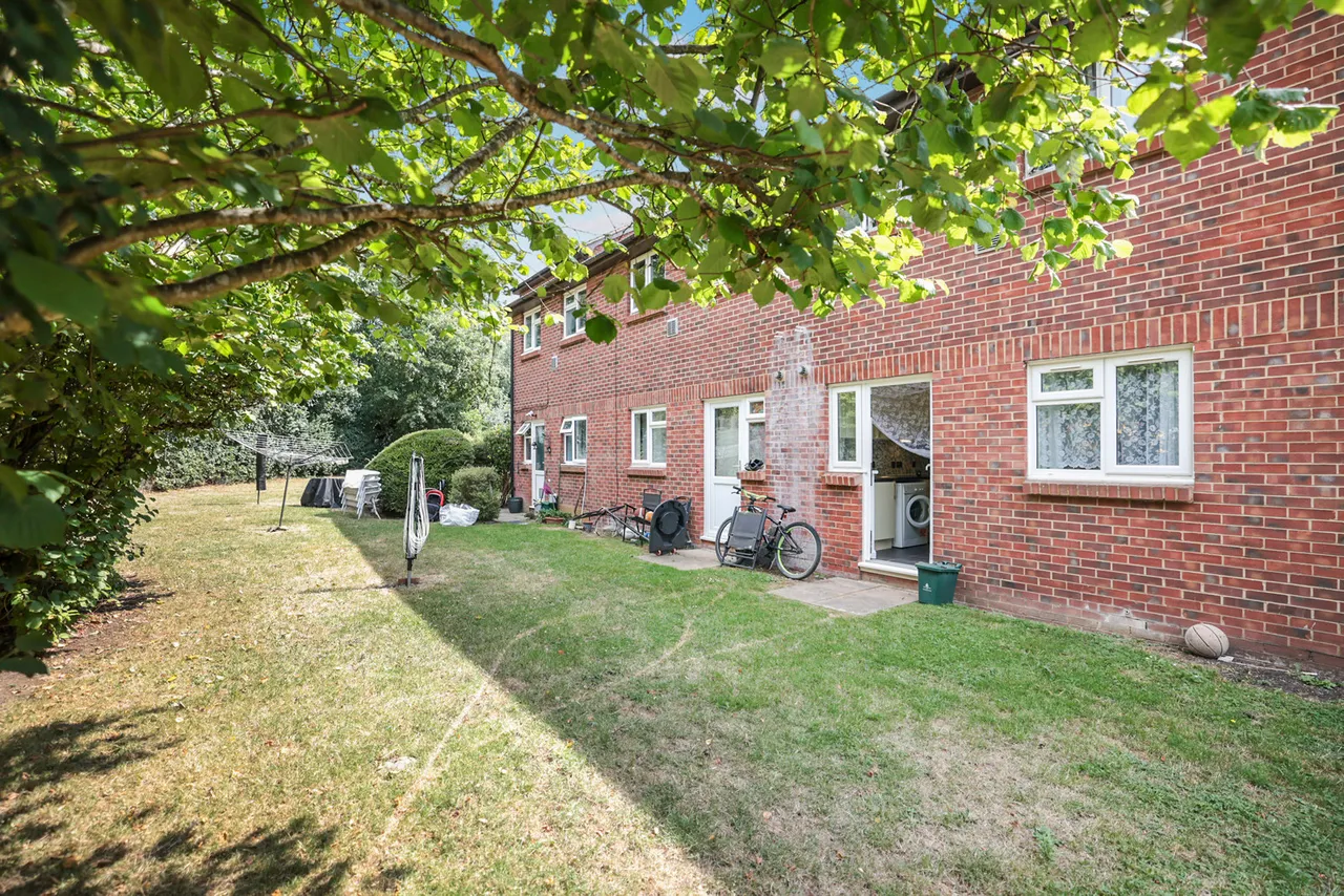 Rabournmead Drive, Northolt Fees Apply, UB5, photo 7