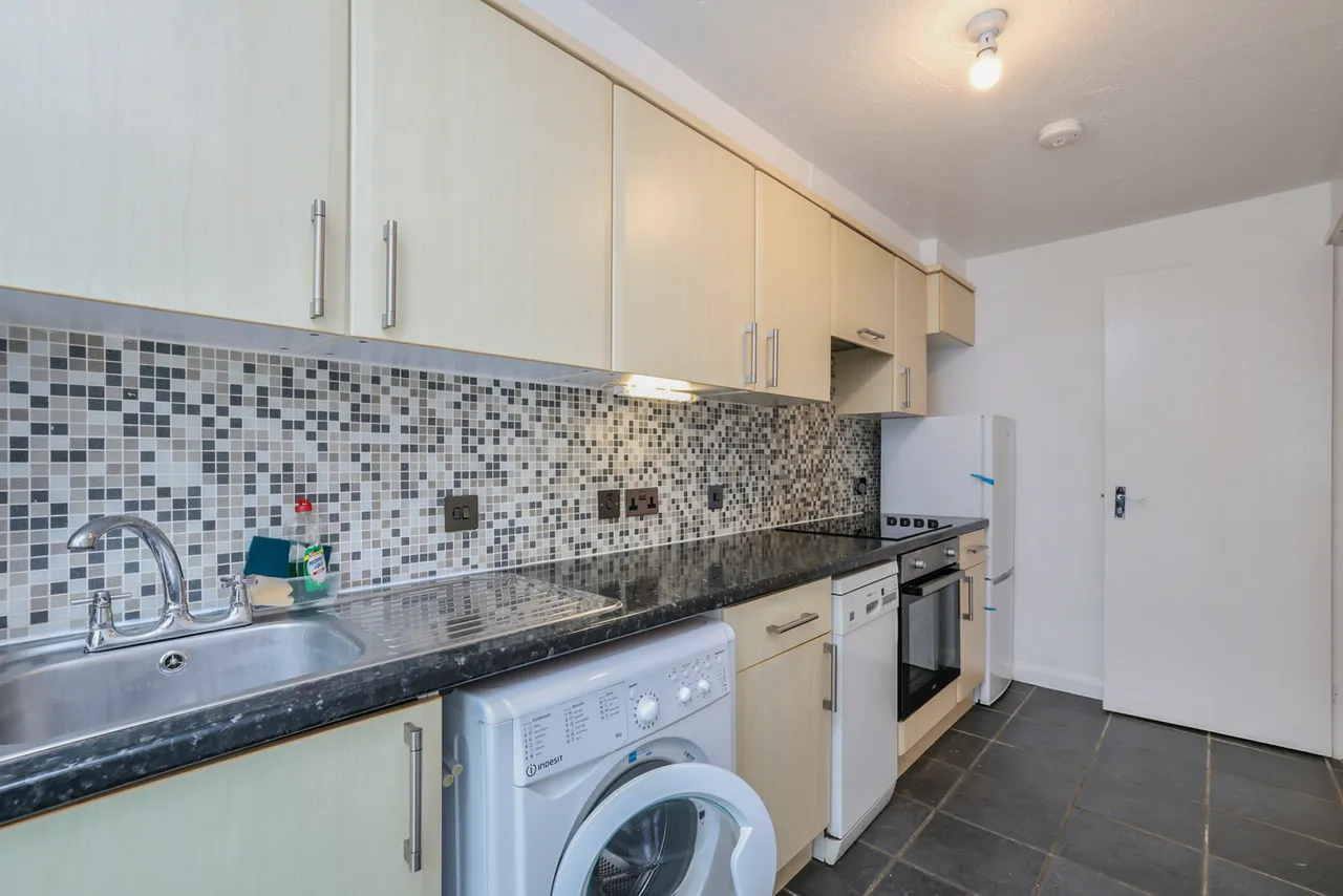 Rabournmead Drive, Northolt Fees Apply, UB5, photo 9