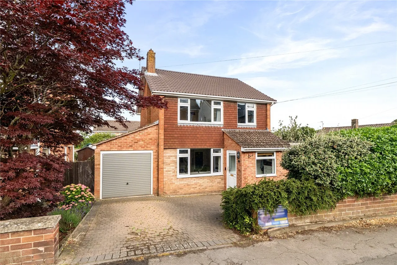 3 bed house for sale, Hall Road, Leckhampton, GL53