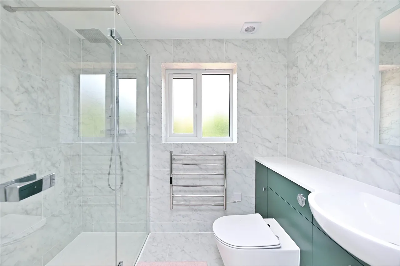 Langdale Close, Farnborough, Hampshire, GU14 0LQ, photo 9