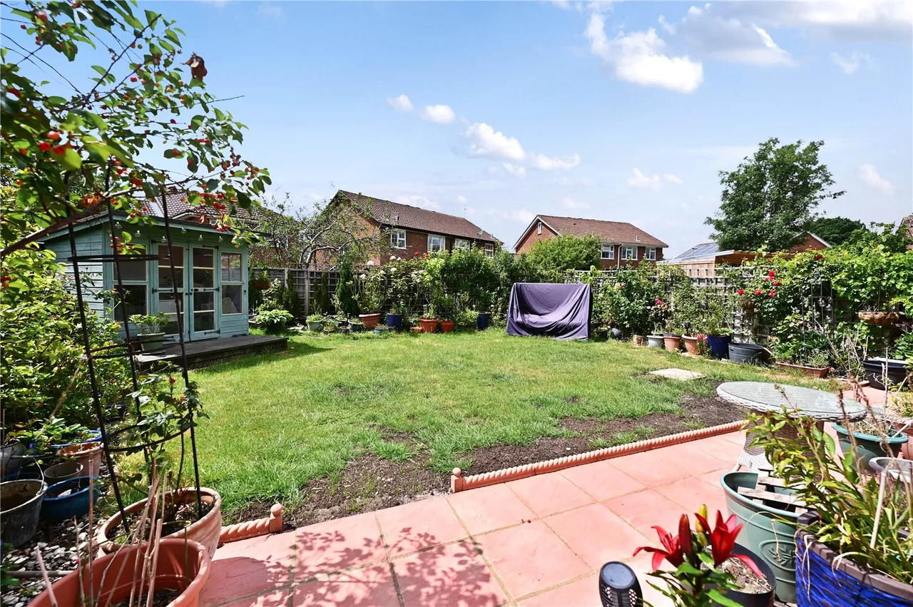 Langdale Close, Farnborough, Hampshire, GU14 0LQ, photo 13