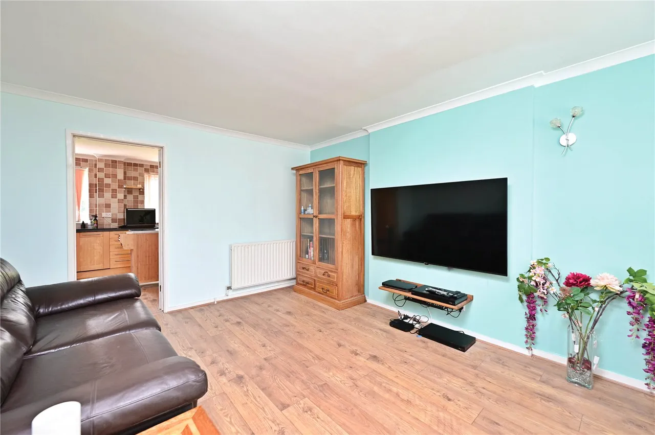 Langdale Close, Farnborough, Hampshire, GU14 0LQ, photo 11