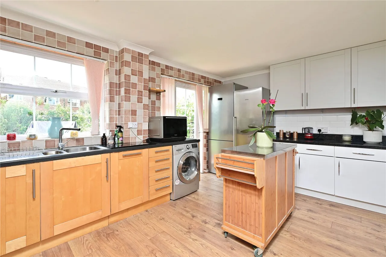 Langdale Close, Farnborough, Hampshire, GU14 0LQ, photo 4