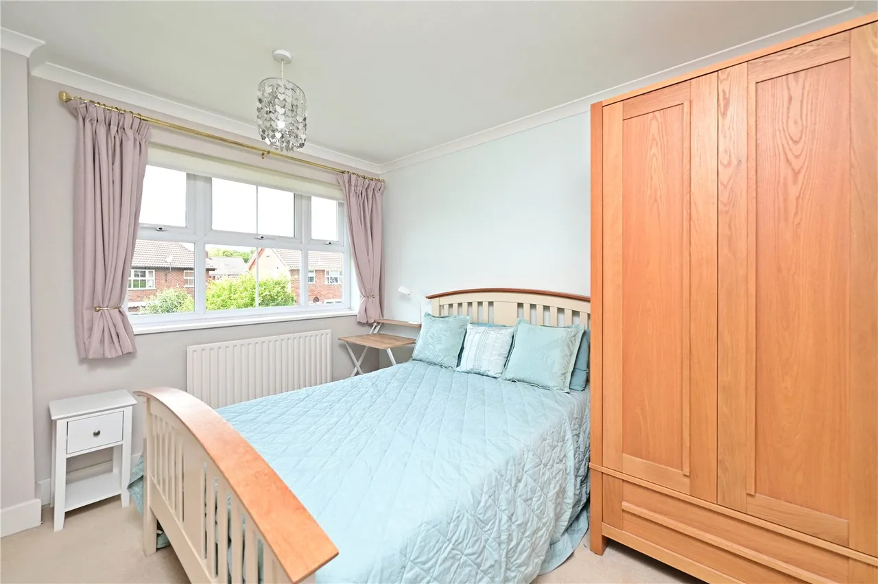 Langdale Close, Farnborough, Hampshire, GU14 0LQ, photo 5
