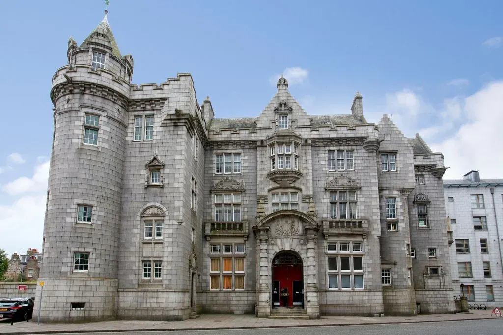 2 bed flat for sale, Crown Street, Aberdeen, AB11