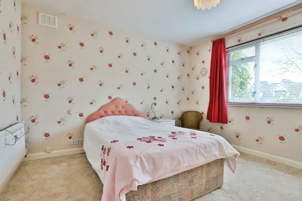 Burnham Drive, Queens Park, BH8, photo 12