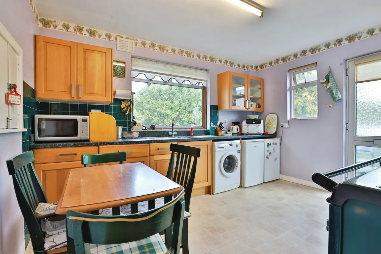 Burnham Drive, Queens Park, BH8, photo 5