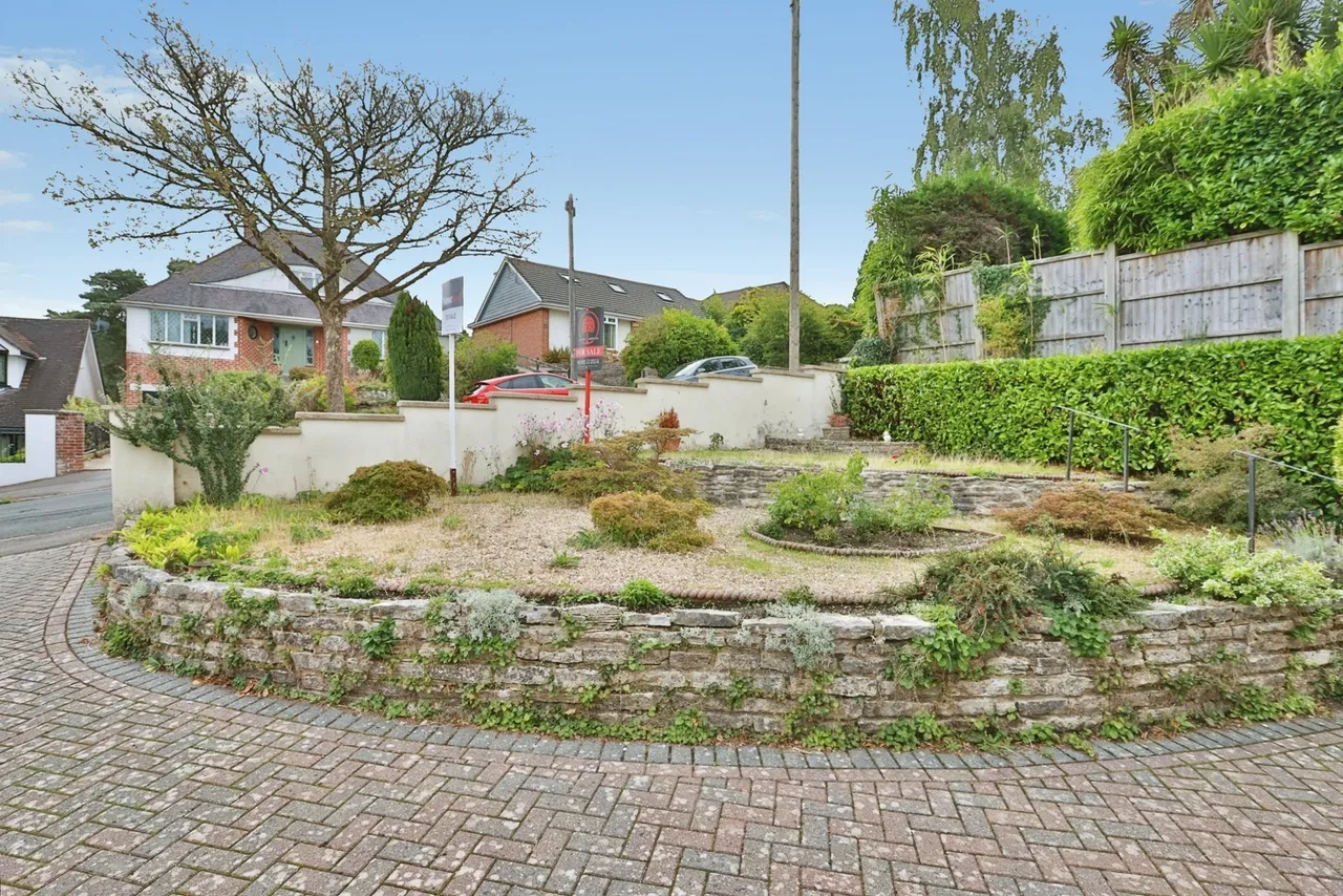 Burnham Drive, Queens Park, BH8, photo 20