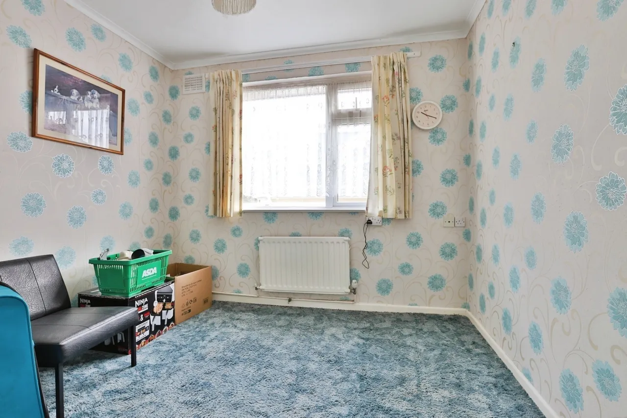 Burnham Drive, Queens Park, BH8, photo 13